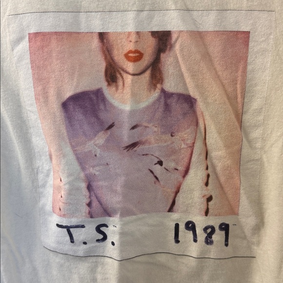 RARE Taylor Swift 1989 Tour Shirt T-Shirt Polaroid Tour Dates Official Merch - Picture 4 of 7